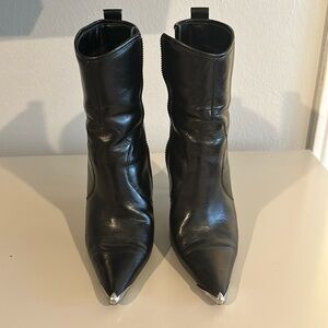 Winnie Harlow x Steve Madden black leather booties size 7, good condition